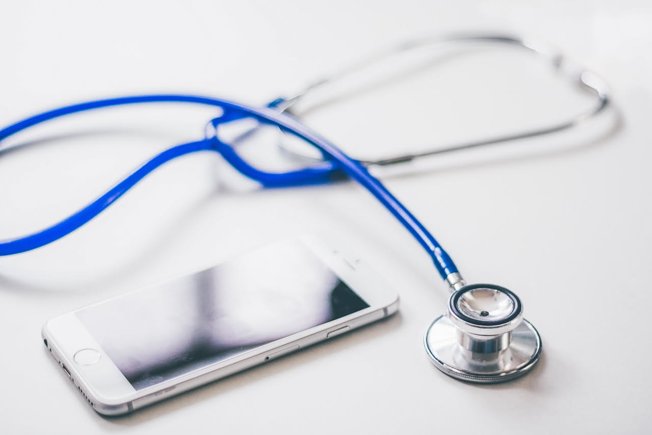 AI in sanità digitale: dieci concetti che ogni ospedale deve conoscere