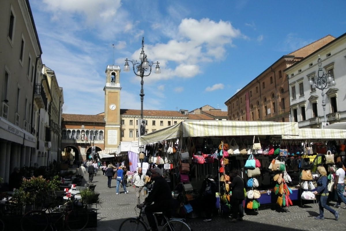 Biciclette tradizionali a Ferrara: il piano commerciale antico e l'analisi moderna