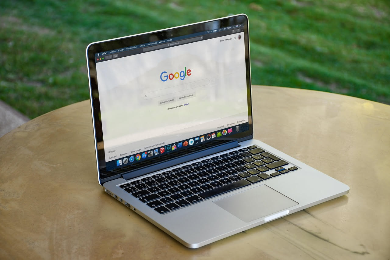 Il prompt per scrivere una recensione Google che aiuta davvero gli altri