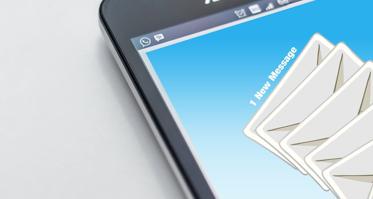 Messaggi WhatsApp aziendali: come usare l'IA per il benvenuto