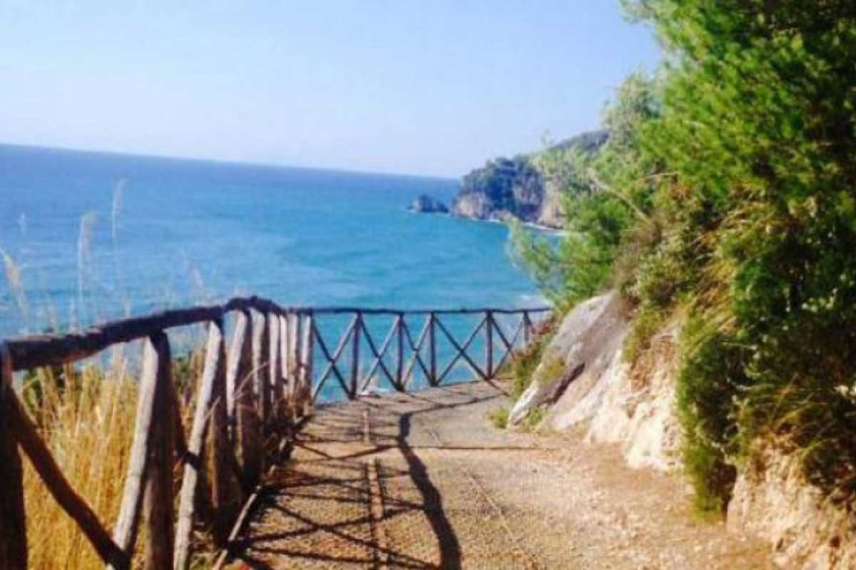 Come scrivere un annuncio per vendere casa al mare in Calabria