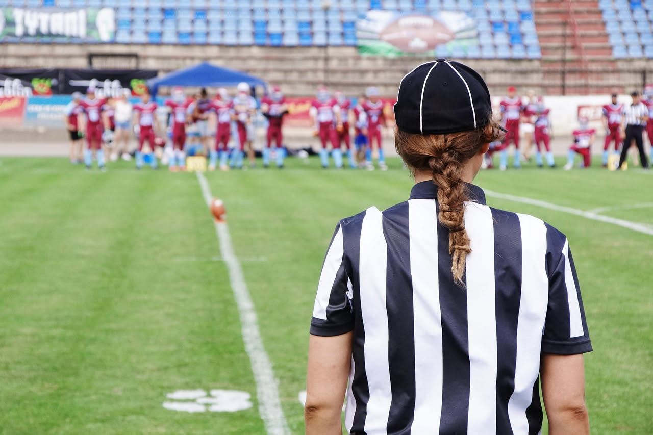 Arbitro di calcio a 25 anni: come iniziare nel dilettantismo