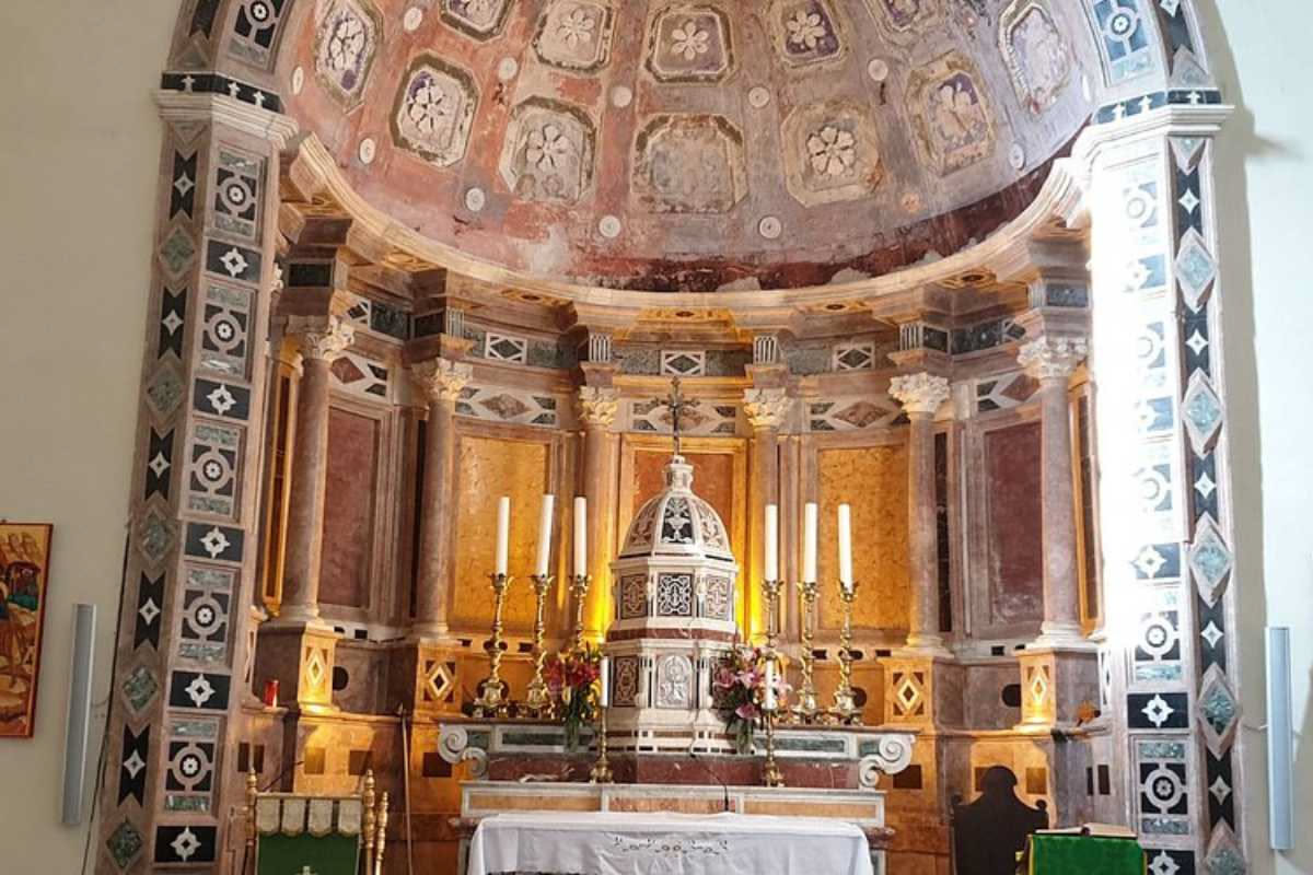 IA e restauro della cappella al cimitero: come pianificare i lavori