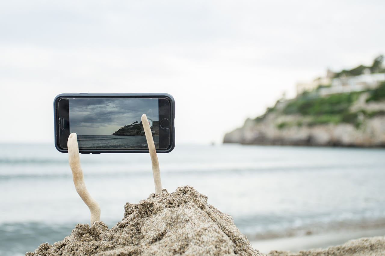 Usare l'IA sul telefono senza internet: è possibile in vacanza